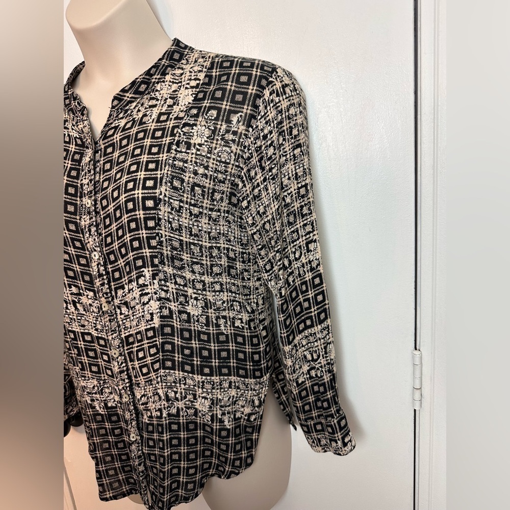 Free People boho flowy long sleeve button down geometric size XS #1591 - Picture 4 of 8